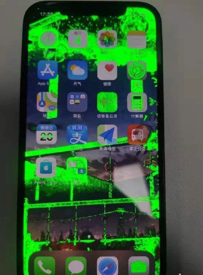 iPhone12为什么会绿屏